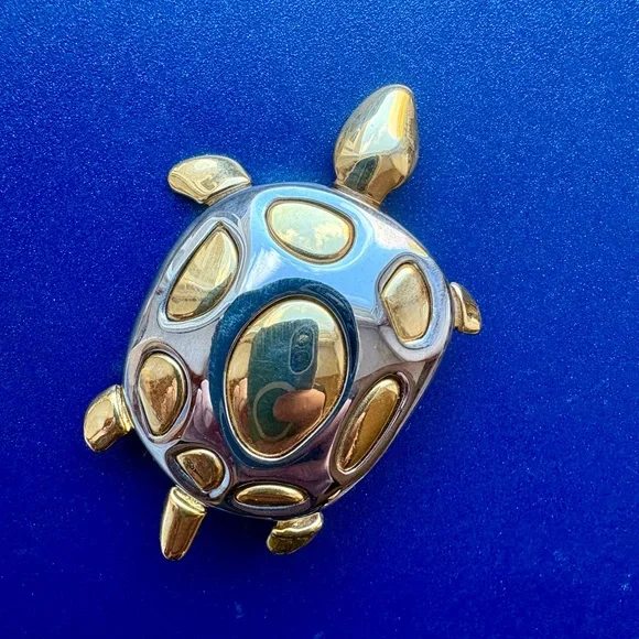 Sea Turtle Brooch - Picture 1 of 5